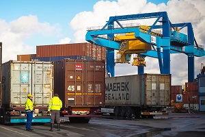 Exportações e importações diminuíram 1,5% e 7,6% em termos nominais