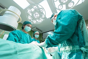 Os hospitais do sector público asseguraram mais de 70% dos internamentos e cirurgias